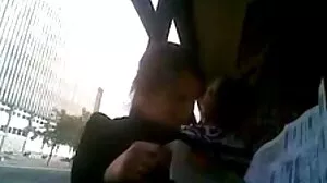 டீன் பியூட்டி லிஸ் ஜோர்டான் ஈரமாக இருக்கும்போது வழுக்கும்!