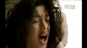 EXXXTRASMALL லிட்டில் ஸ்லட் லோலா ஃபே அம்மாவின் காதலரைப் பிடித்தார்