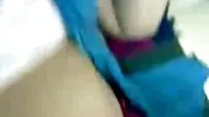 இறுக்கமான MILF அவள் முகத்தில் ஒரு பெரிய சுமையைப் பெறுகிறது